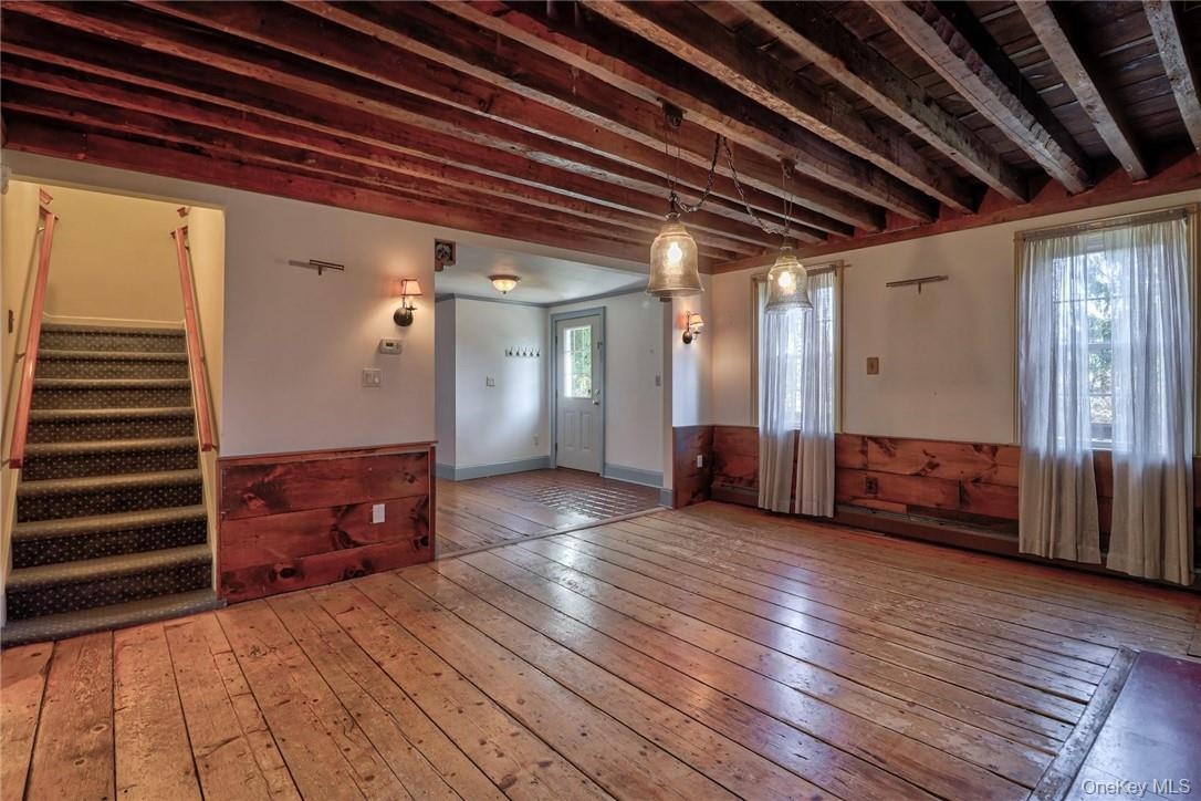 97 FAMILY ROOM