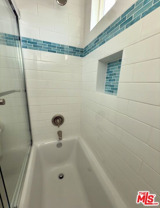 Bathtub