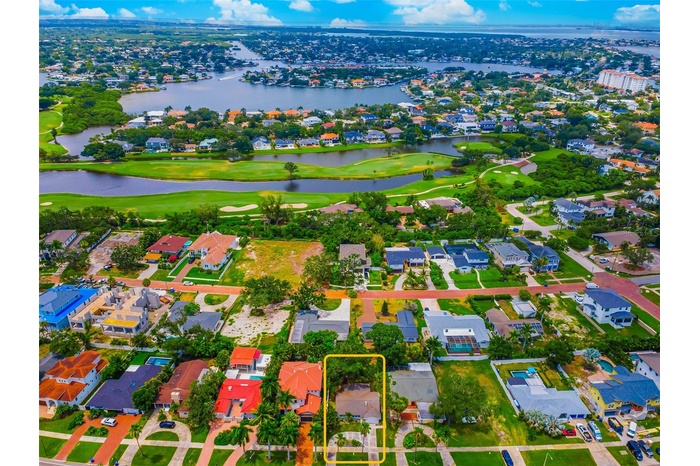 Located close to the Vinoy Golf Club and beautiful waters of Tampa Bay!