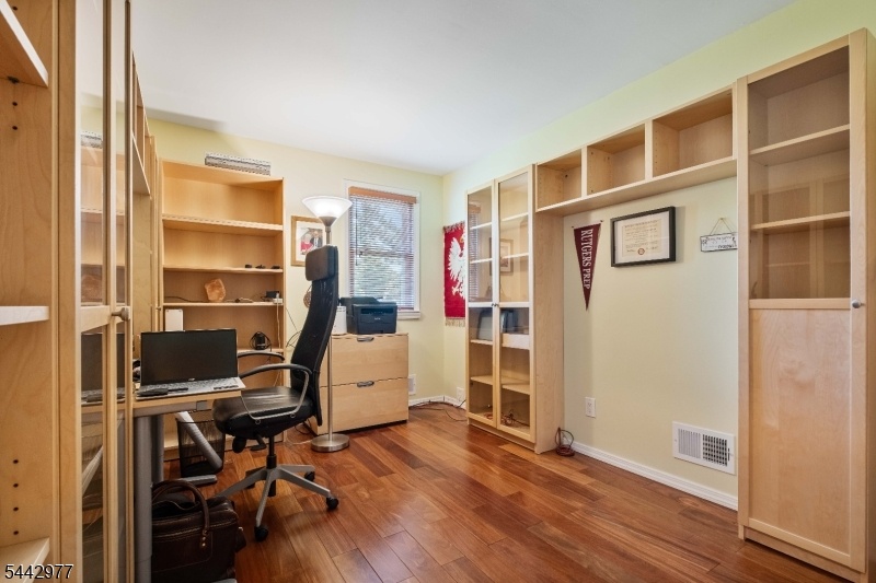 Home Office/Bedroom