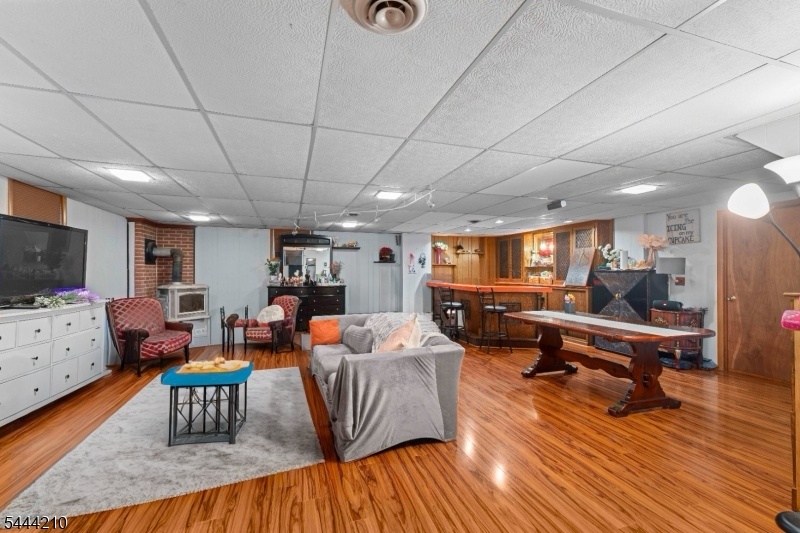BASEMENT/ REC ROOM