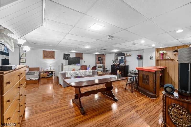BASEMENT/ REC ROOM