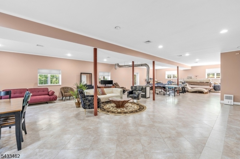 GROUND LEVEL REC ROOM