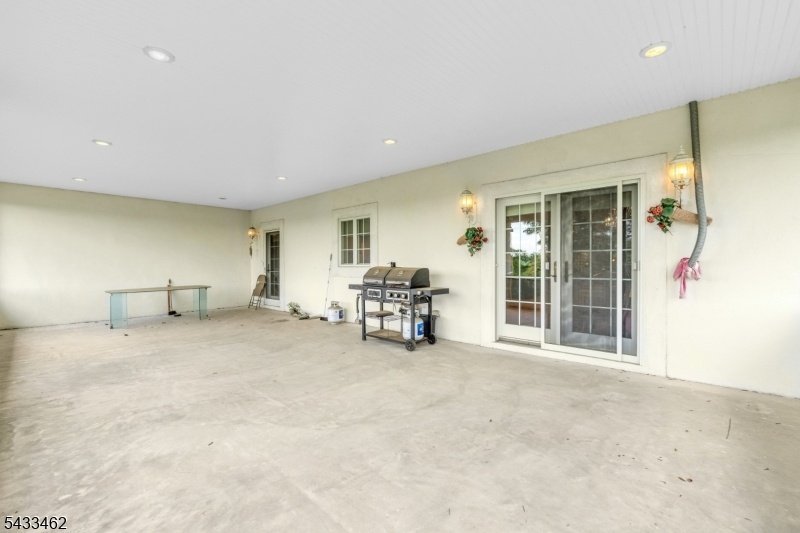 2ND FLOOR BALCONY
