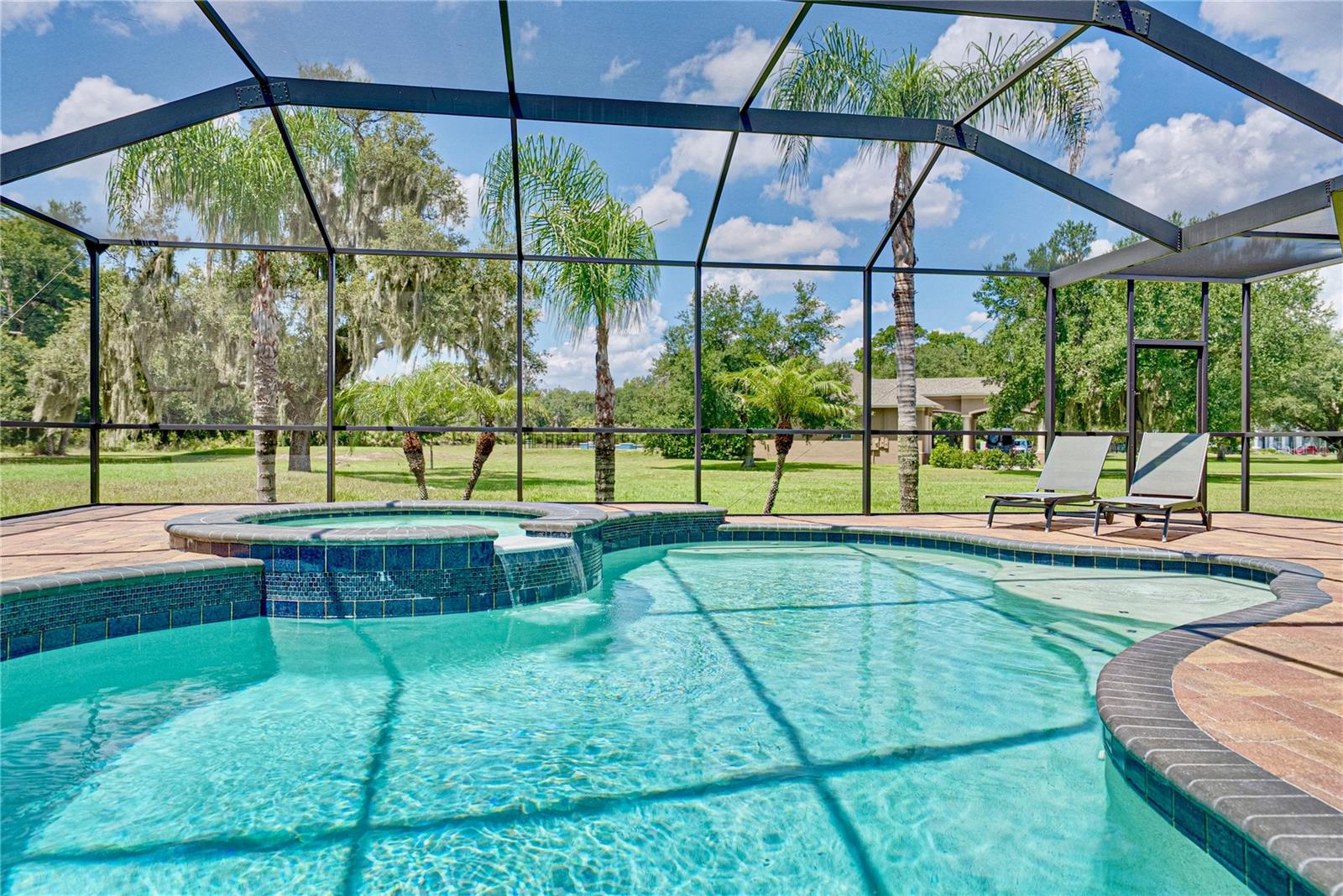 Heated pool/spa
