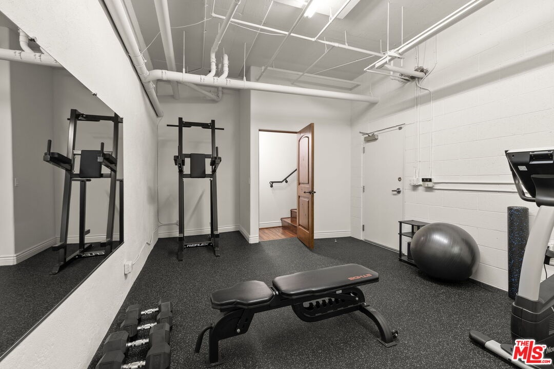 Flex Room with Laundry