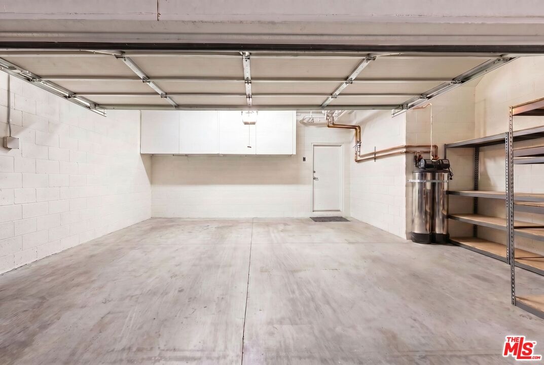 Private 2 Car Garage