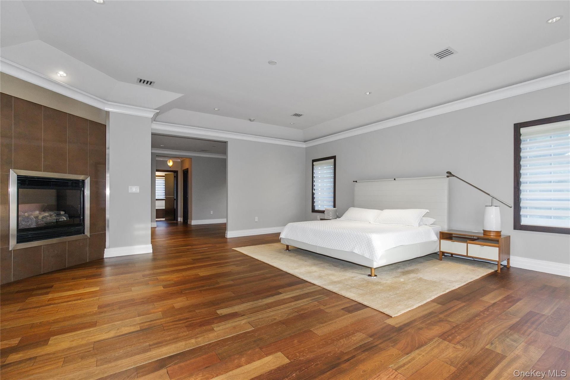 w/ fireplace