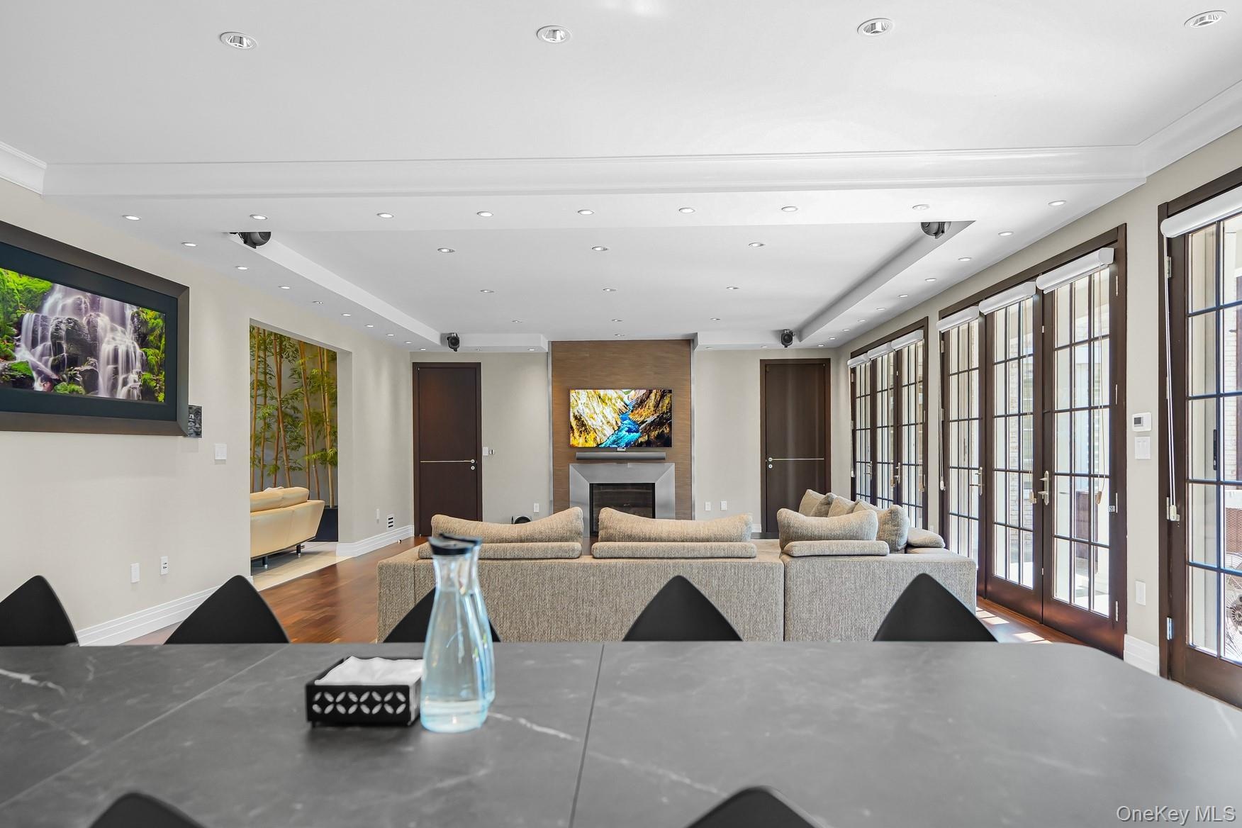 w/ fireplace