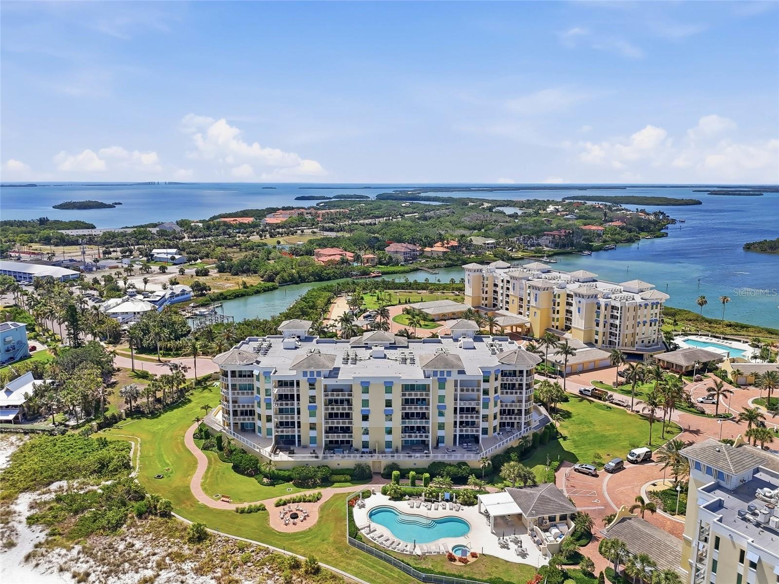 Firepits, barbeque grills, a fishing dock, bocce ball and putting green and only a few of the wonderful amenities in this community!