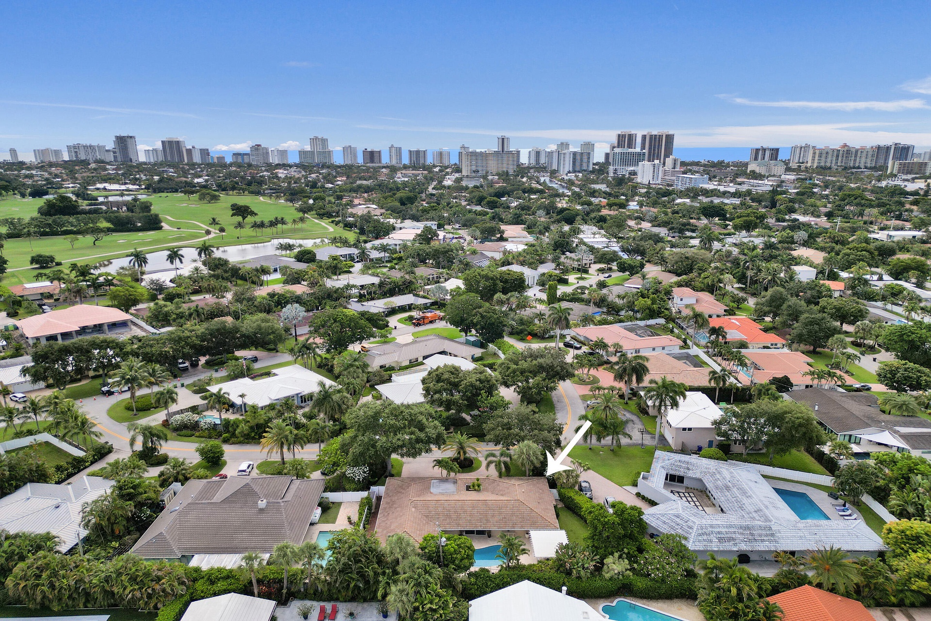 Located near the beaches, parks, restaurants and Coral Ridge Country Club