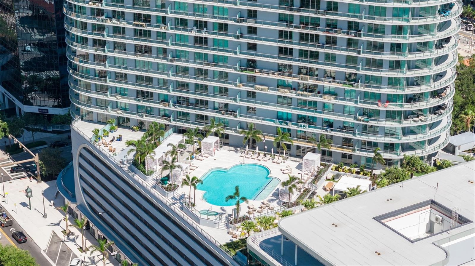 Amenities deck on 7th floor
