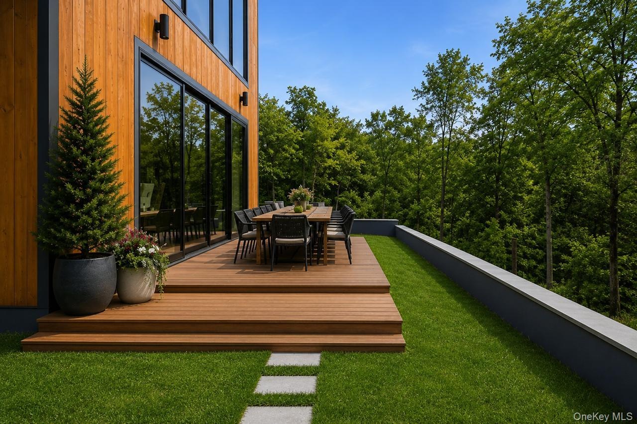Virtually Staged Outdoor Dining