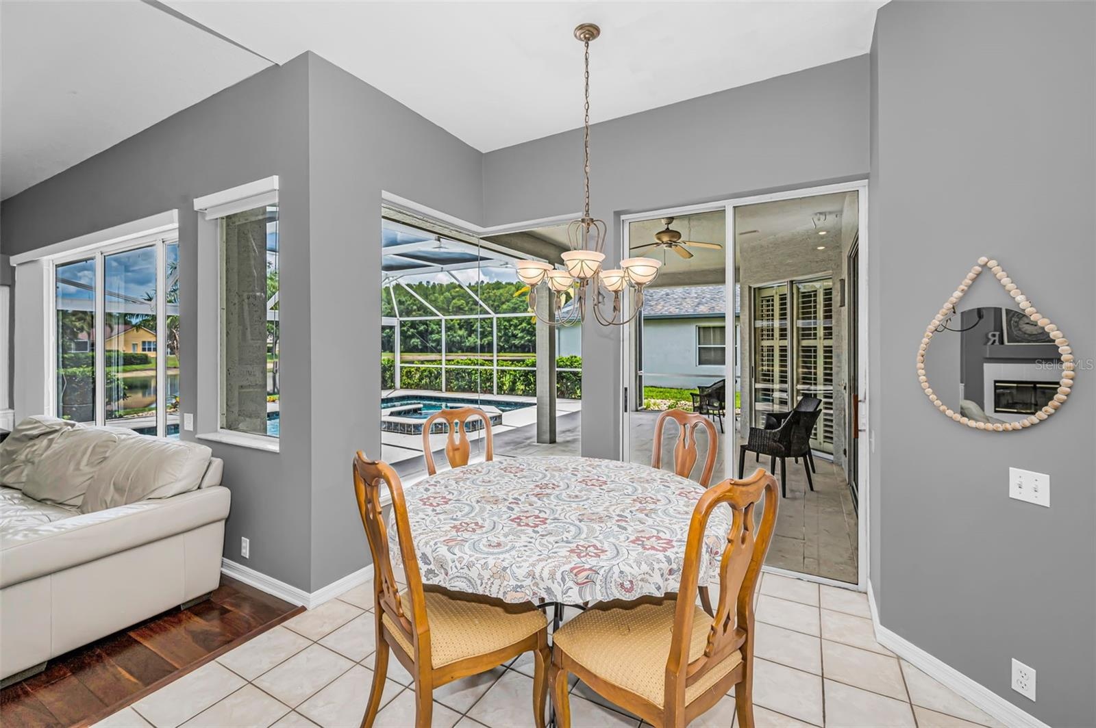Eat-in Kitchen