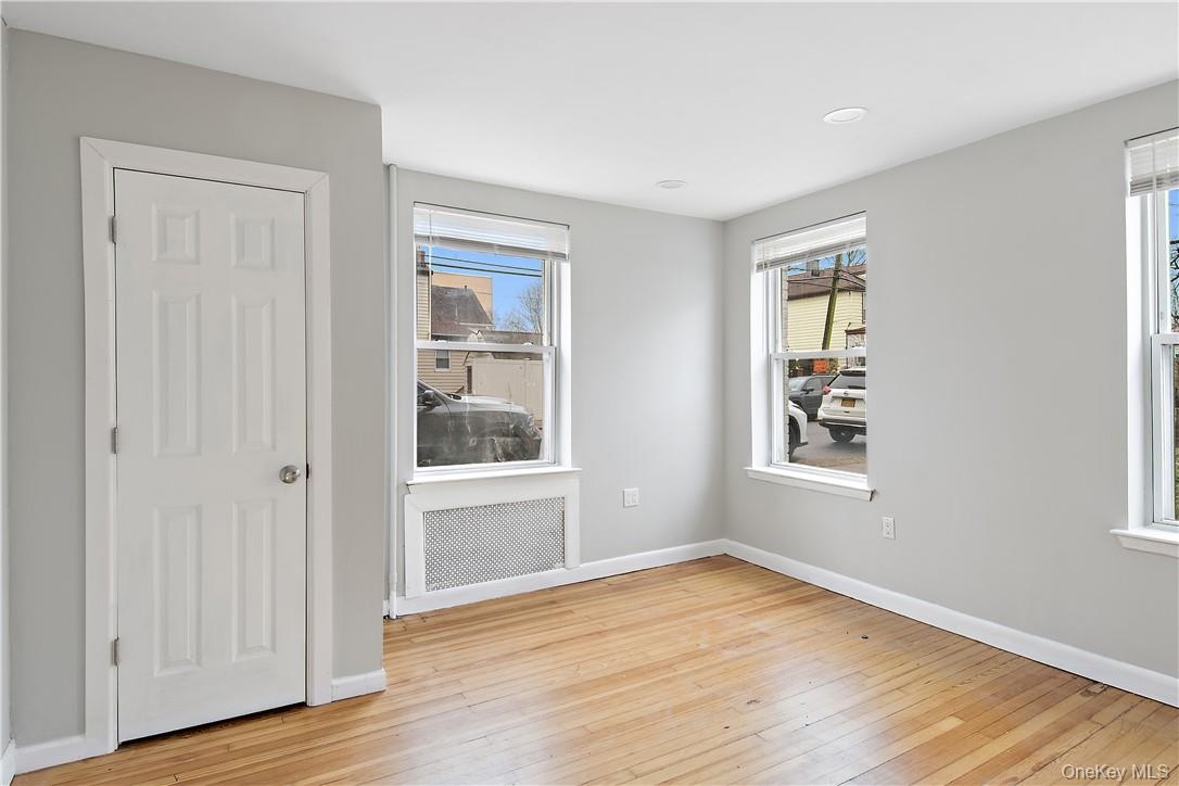 Fully Renovated 1 bedroom  living room