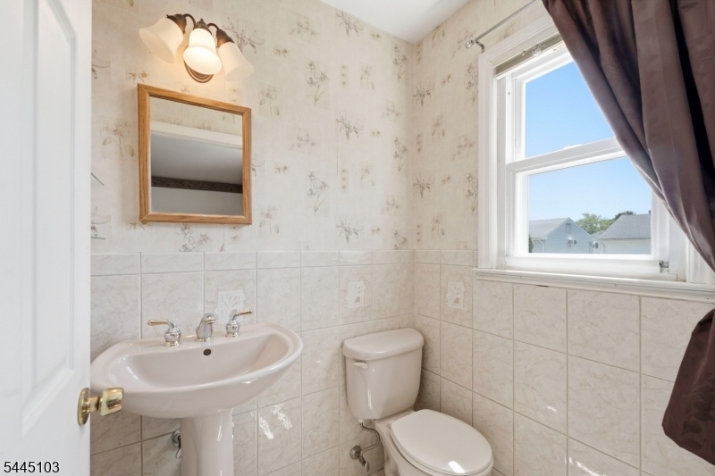 Main bedroom bathroom