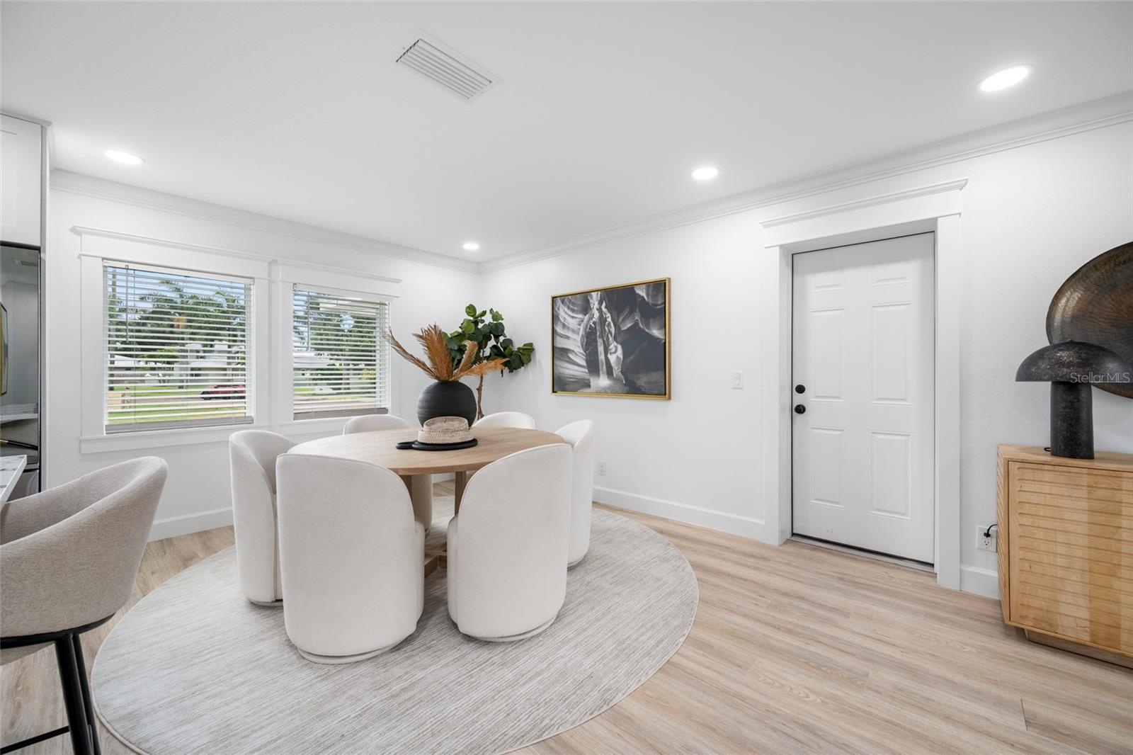 Open Dining Space with Seamless Flow