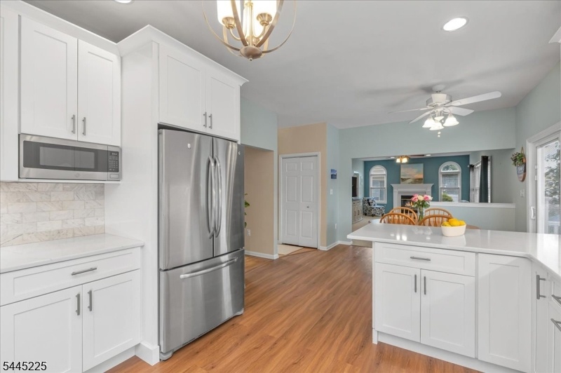 Kitchen to familyroom