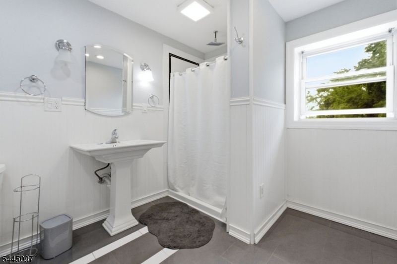2nd Floor Hall Bath