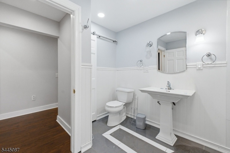 2nd Floor Hall Bath