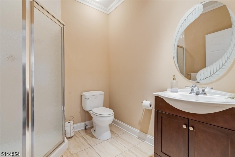 1st Floor Full bath Ensuite
