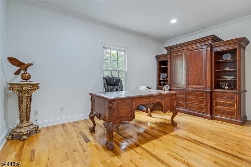 1st Floor Office/Bedrm Ensuite