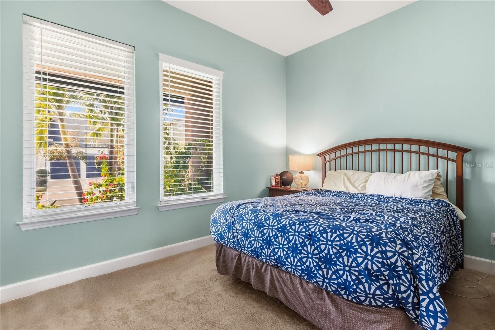 1st Floor guest bedroom
