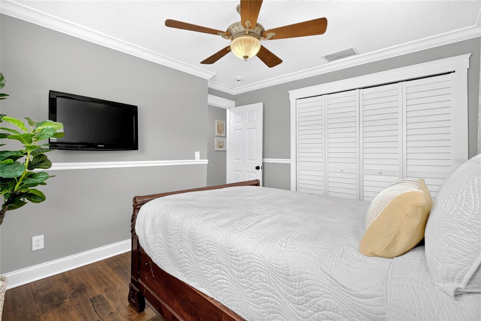 Bed 2 With Built In Closets