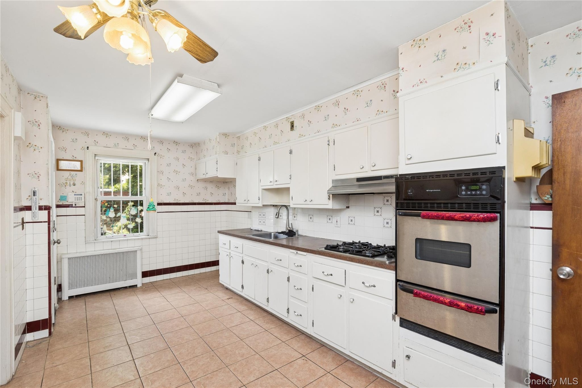 Kitchen approx 9x19