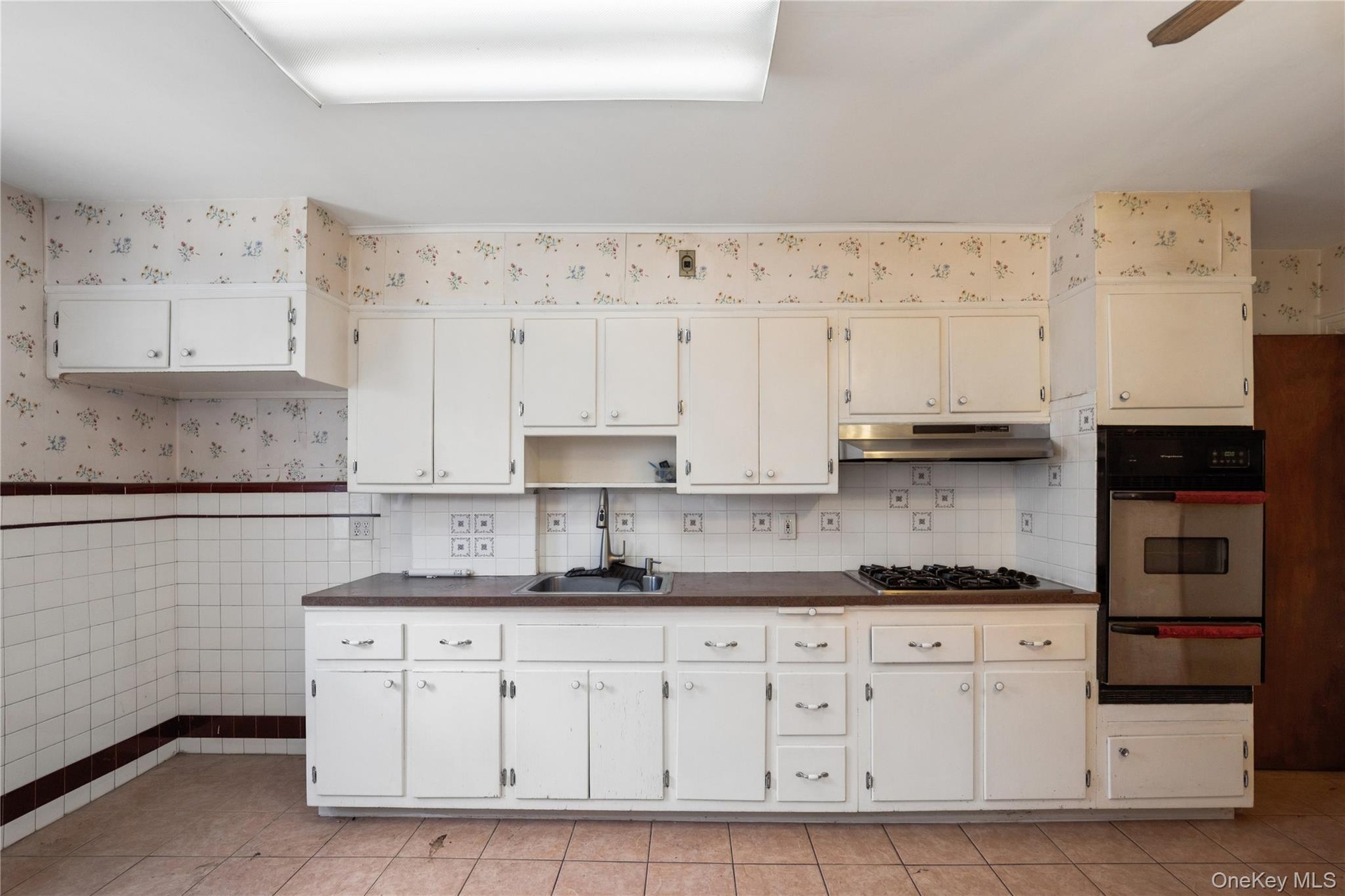 Kitchen approx 9x19