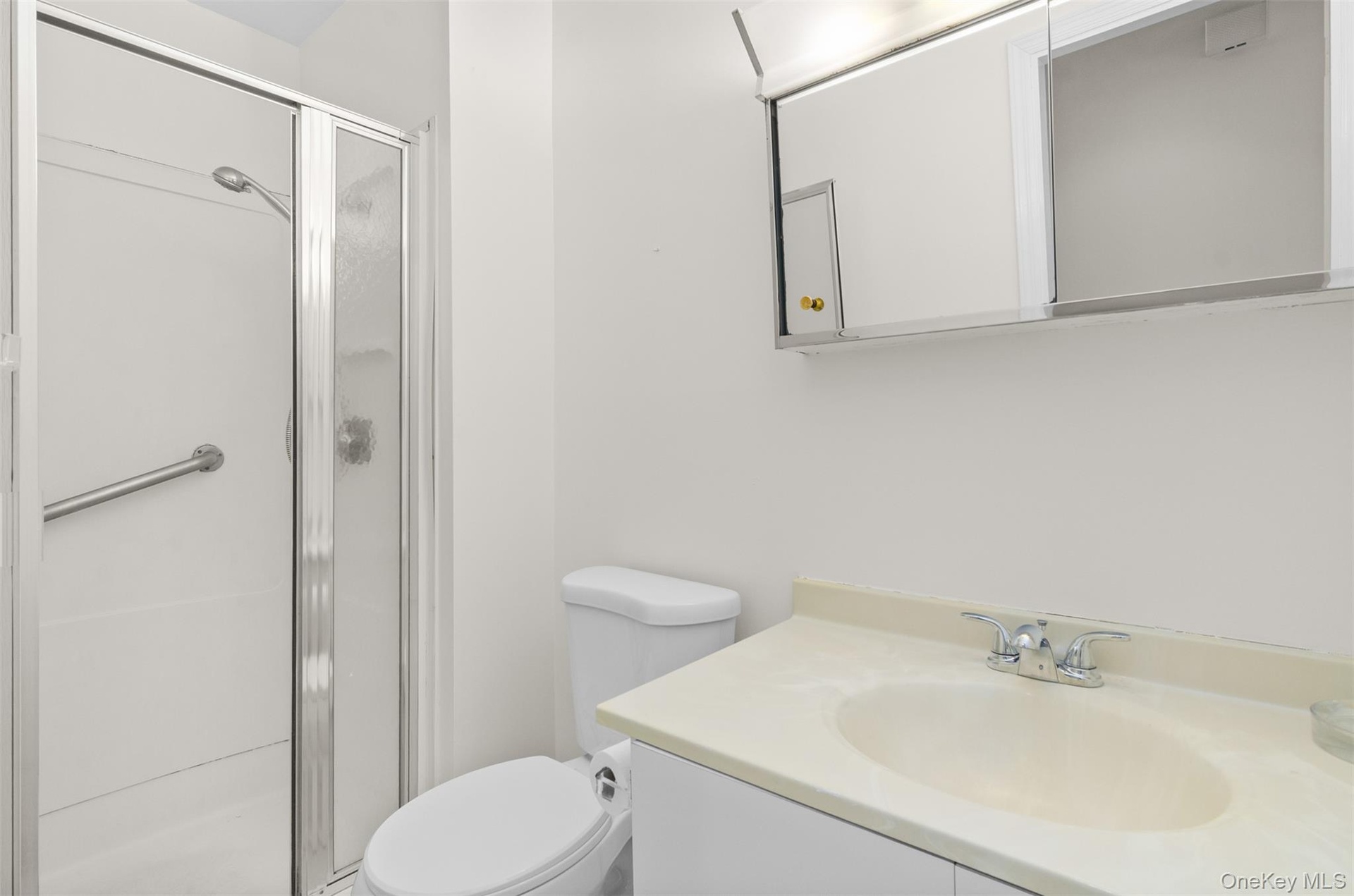 1st floor full bathroom