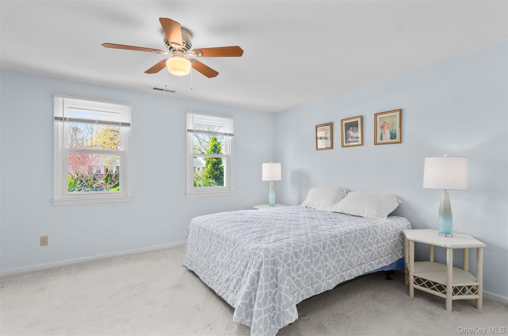 Second spacious bedroom
