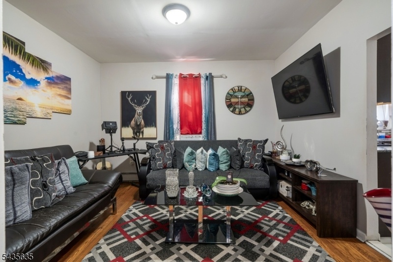 2nd Unit Living room