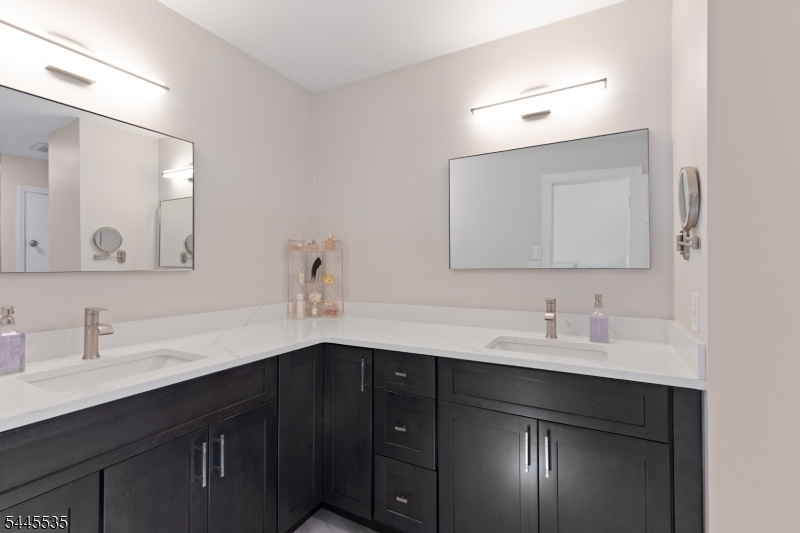 Main Batroom