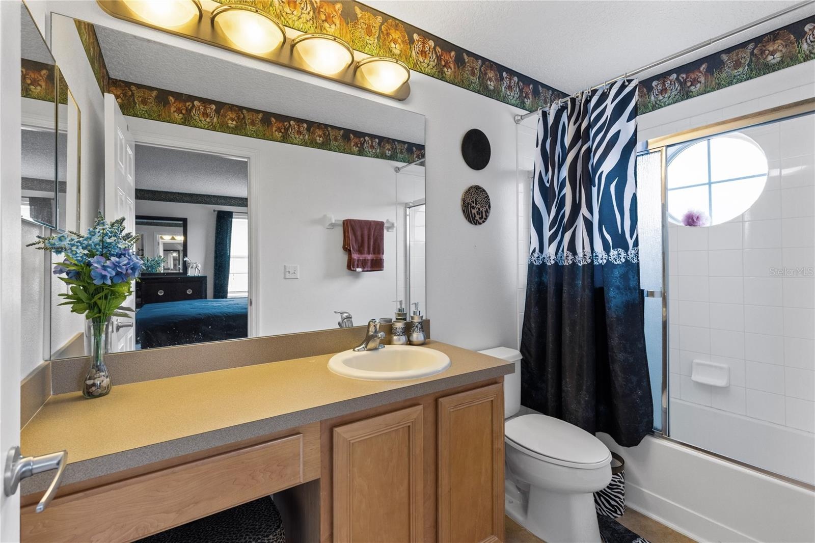 Full bath 4.