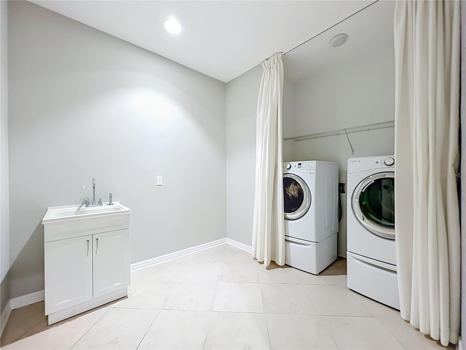 laundry room 1st floor