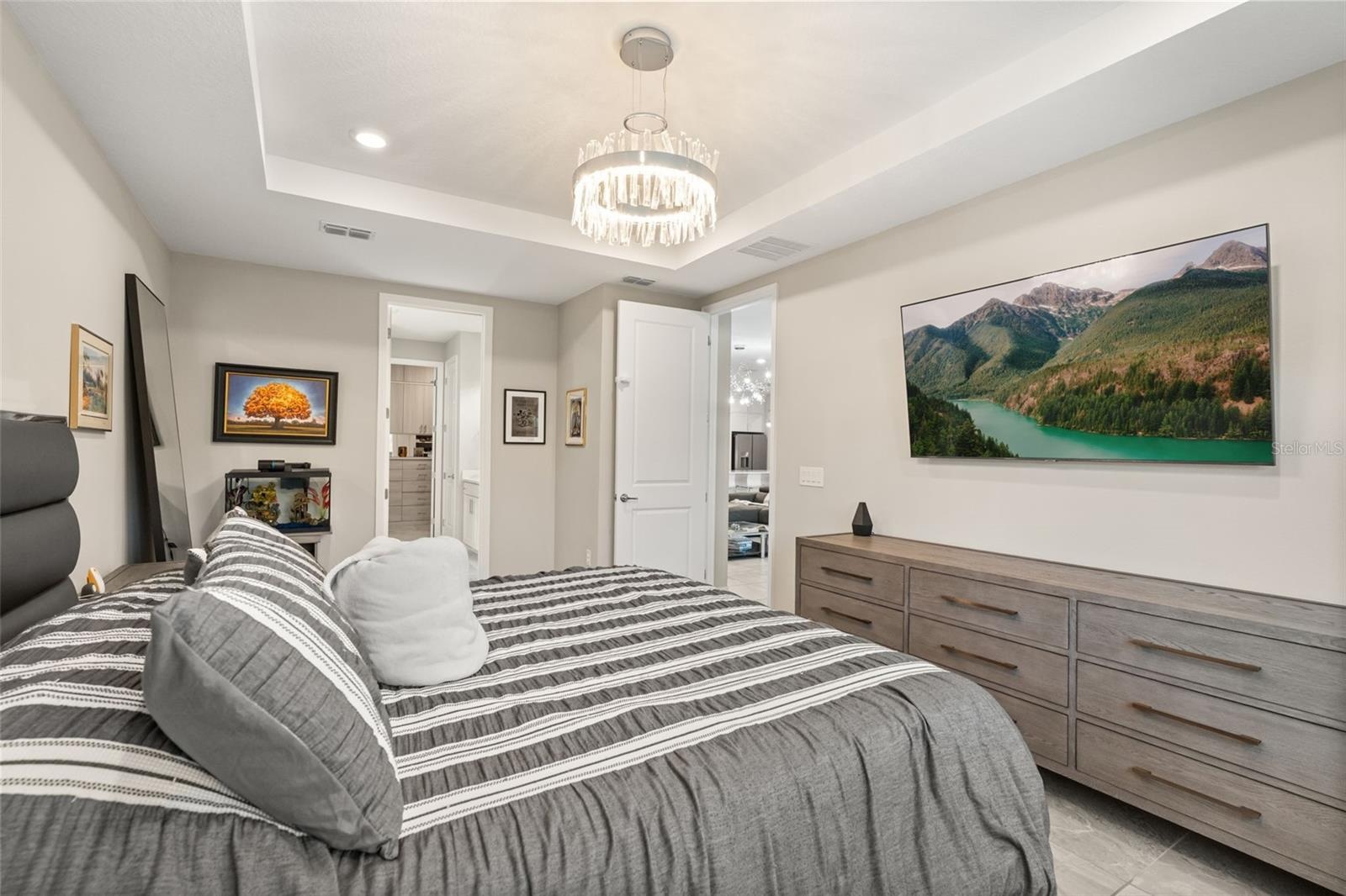 Primary suite