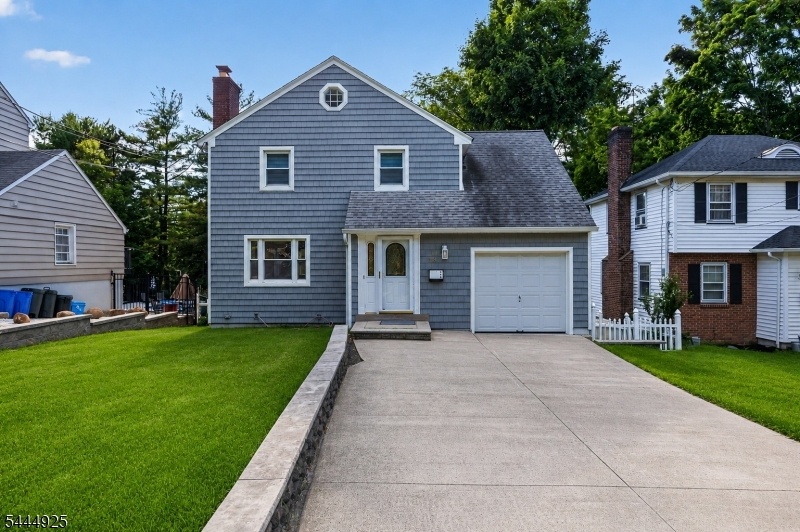 House Front-Colonial