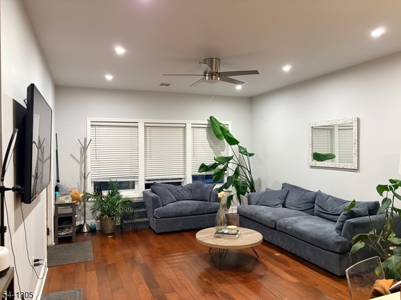 LIVING ROOM 2