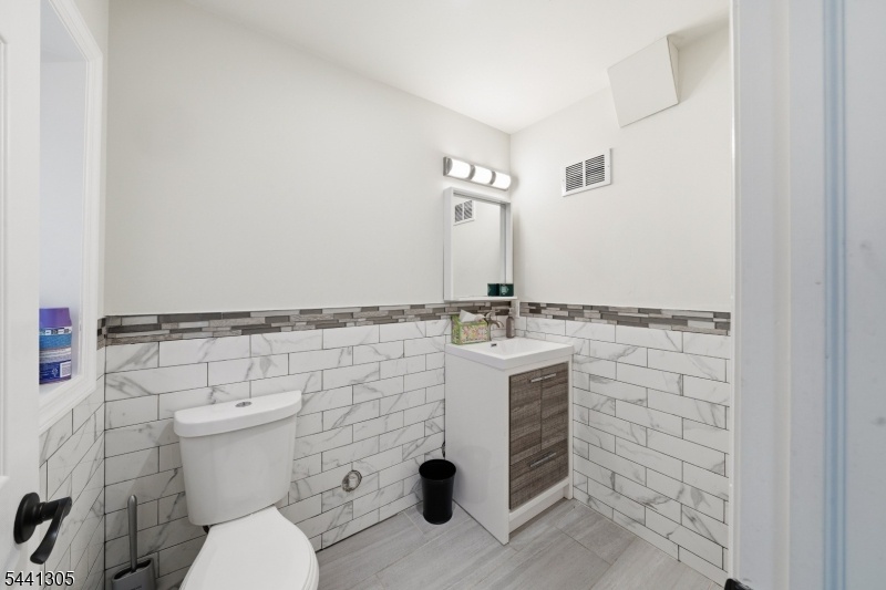 1/2 BATH
