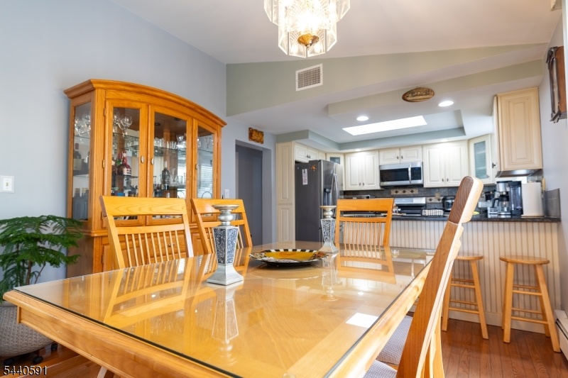 Dining Room/Breakfast Bar
