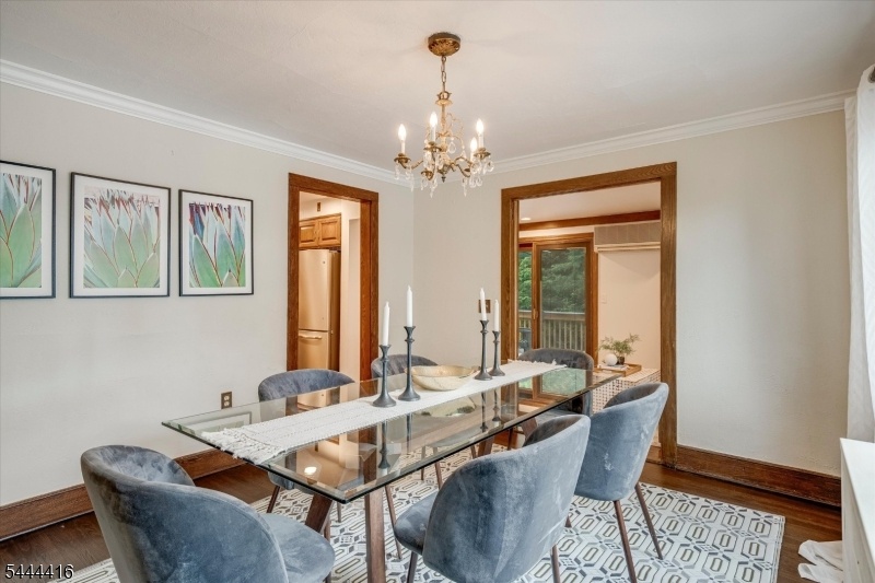 Dining Room 2 of 5