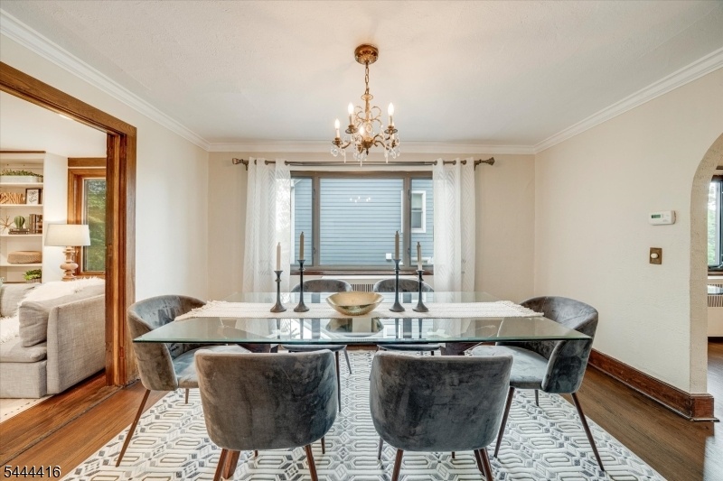 Dining Room 3 of 5