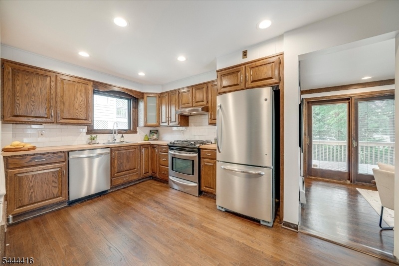 Kitchen 1 of 5
