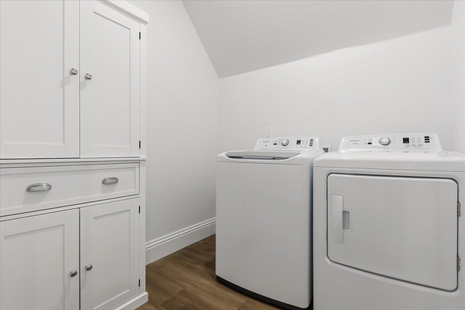 Garage Apt laundry