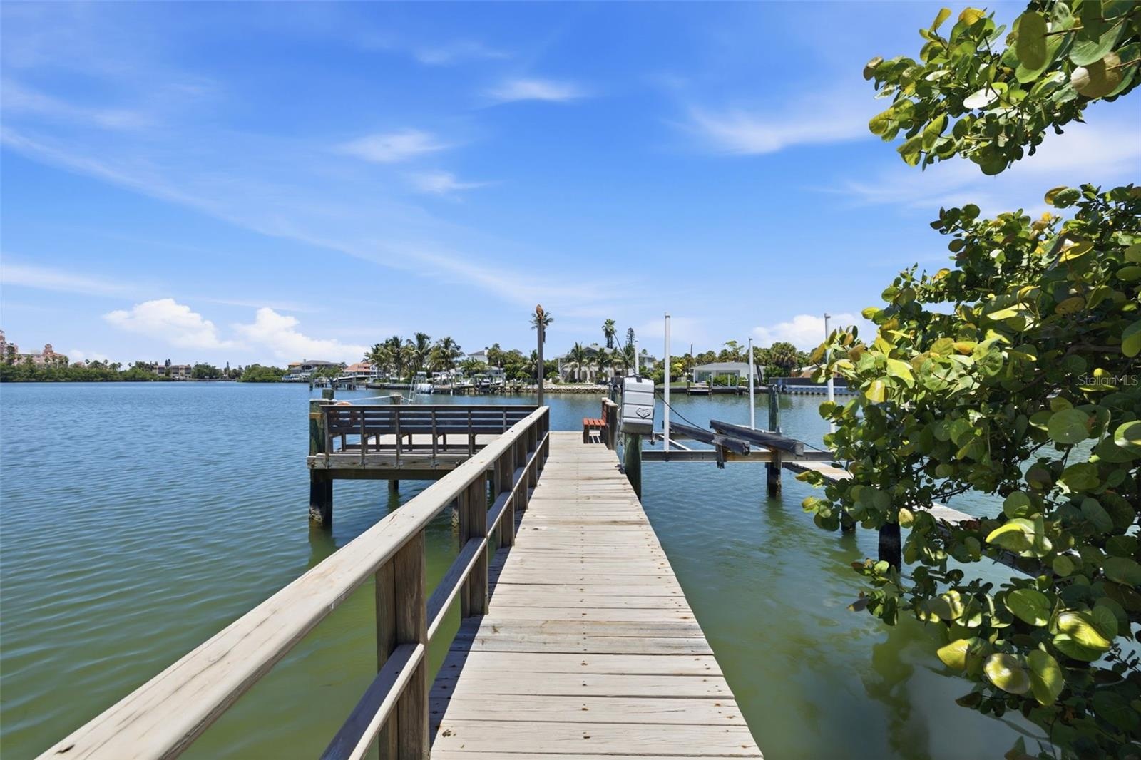 Ample Dock