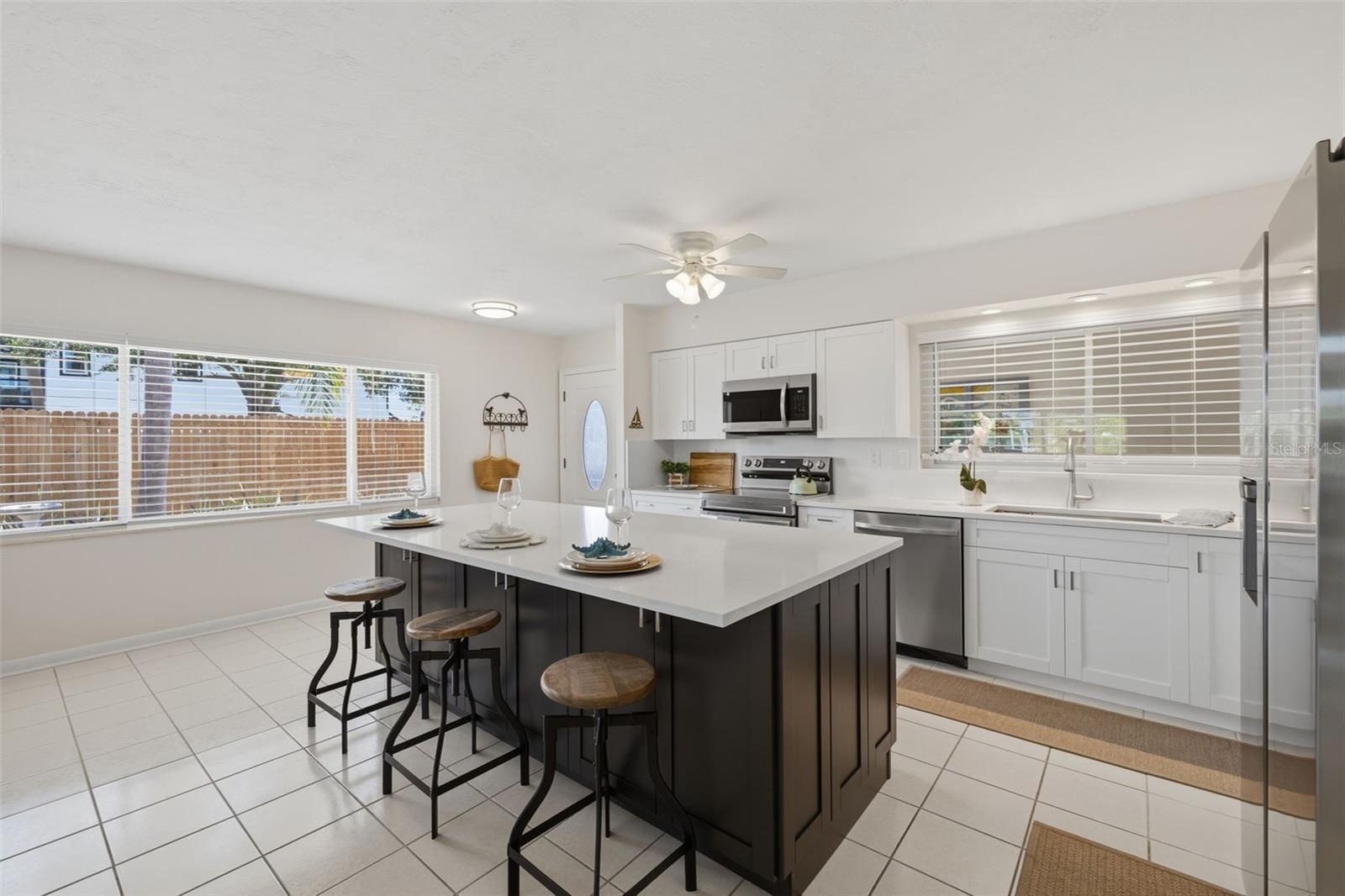 Kitchen with large island