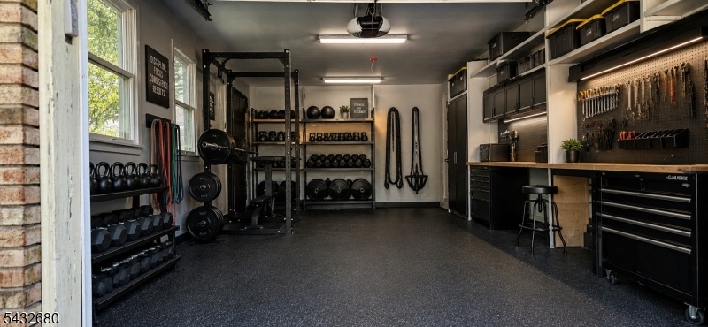 Garage Image virtually staged