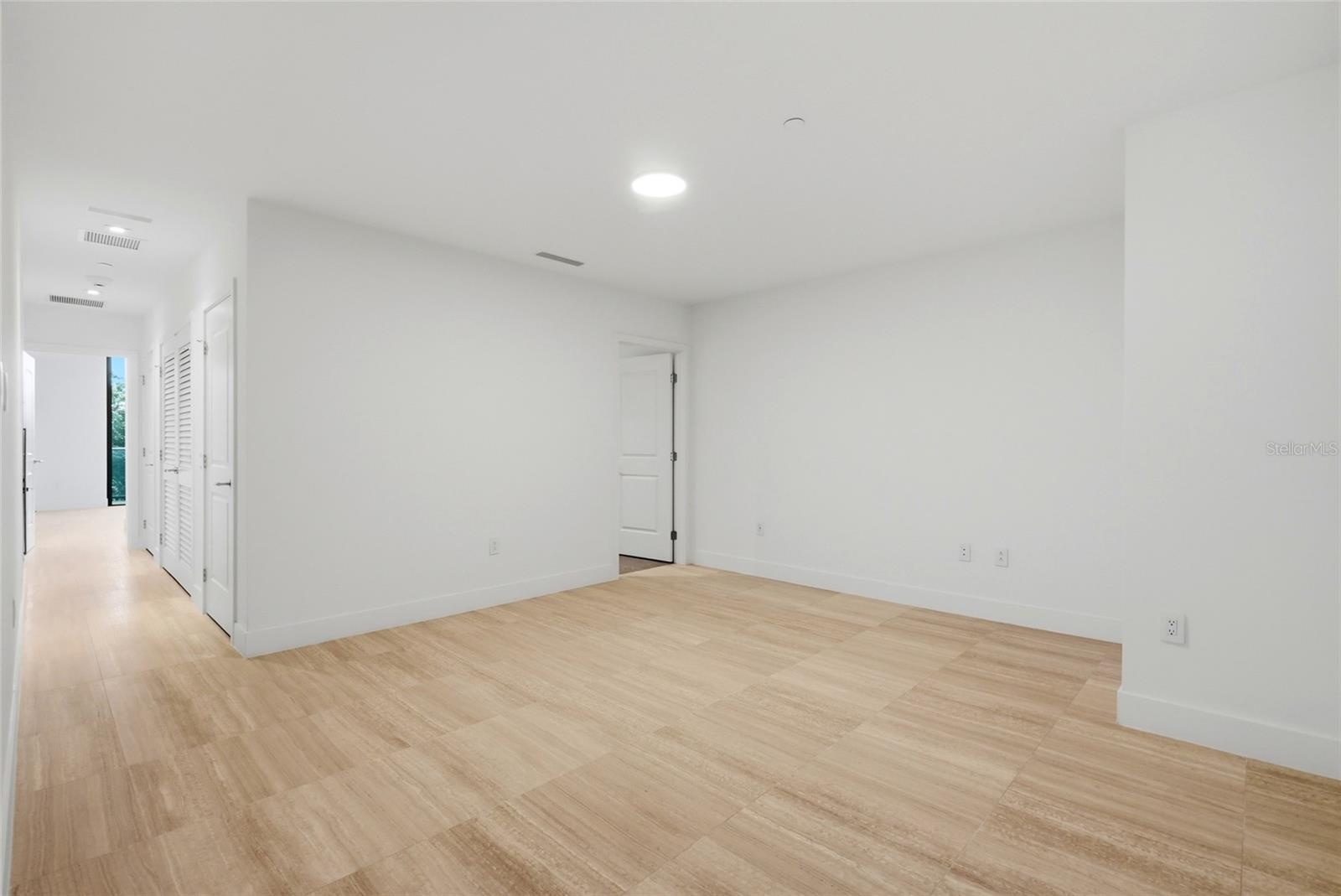 Den / 2nd living room