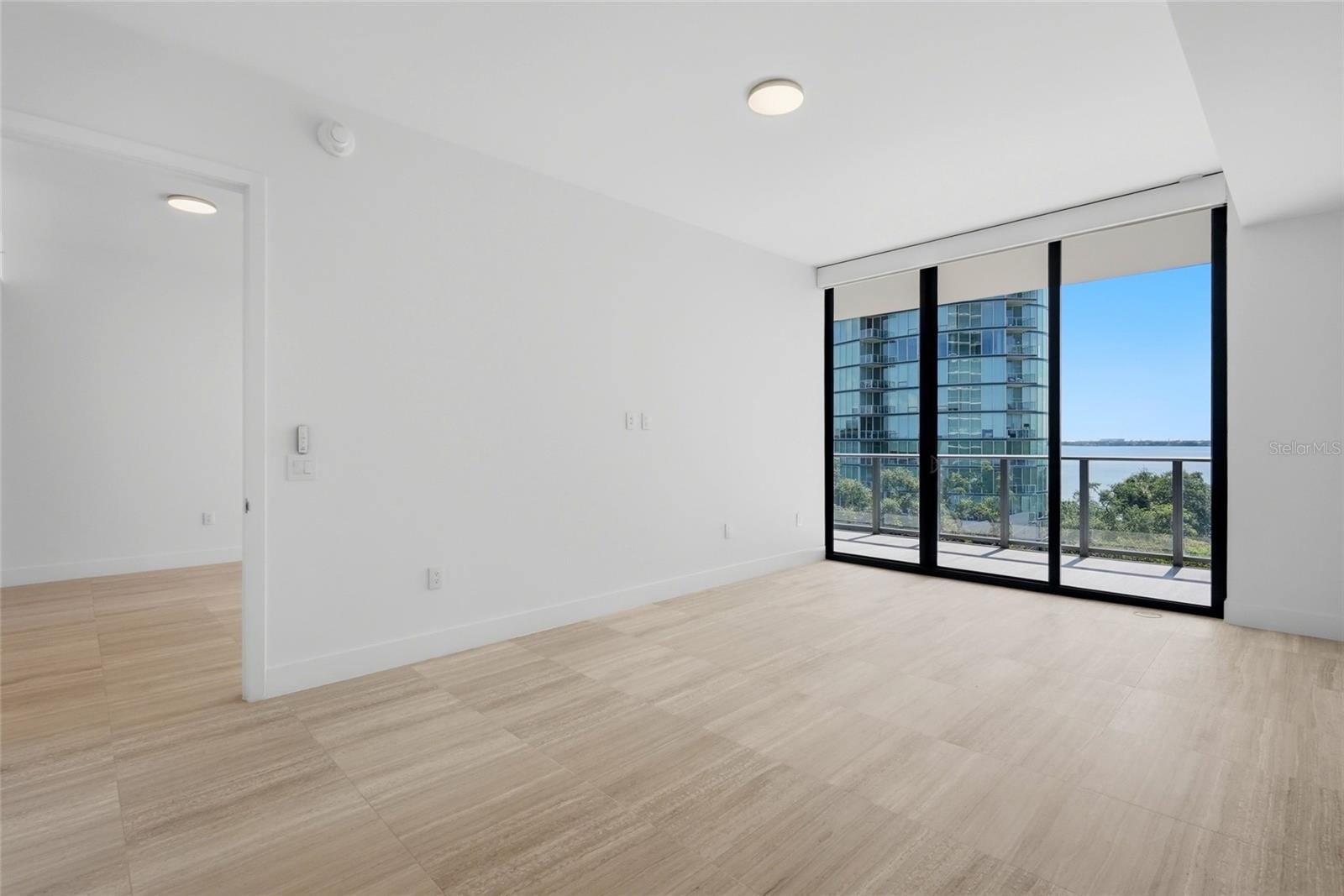 Living room / master bedroom entry
